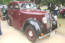 1946 - 1949 Singer Super Twelve Saloon